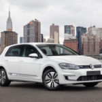 2019-volkswagen-e-golf_100715846_l.jpg